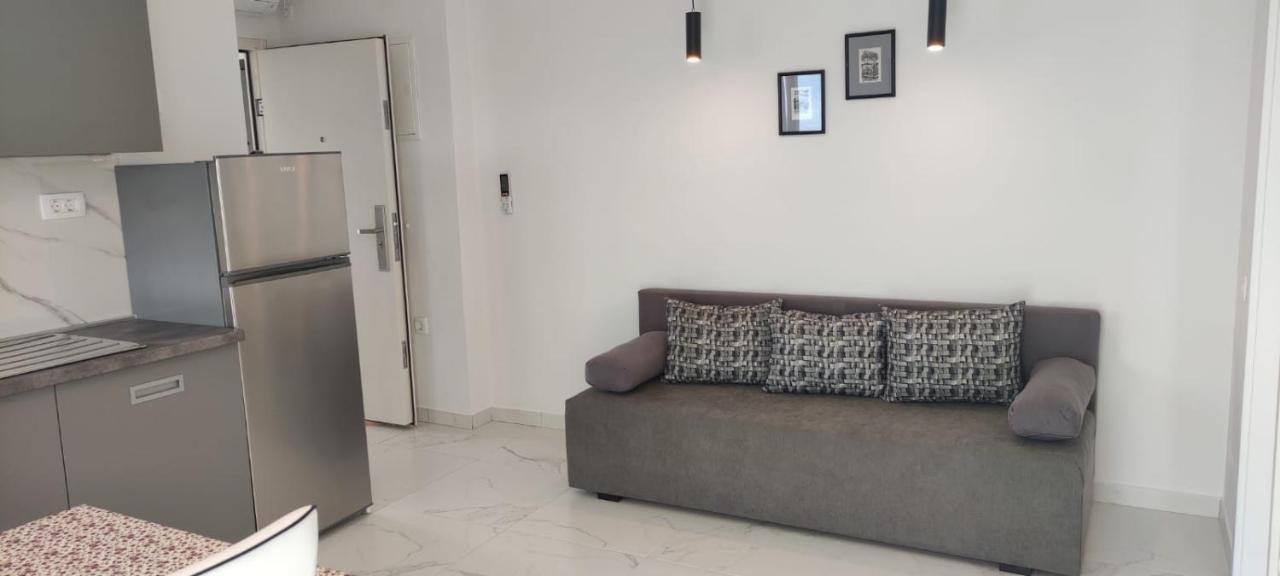 Apartments Inbox กอสเตรนา ภายนอก รูปภาพ